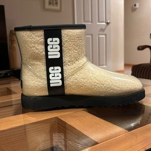 Size 9 woman’s, w classic clear mini